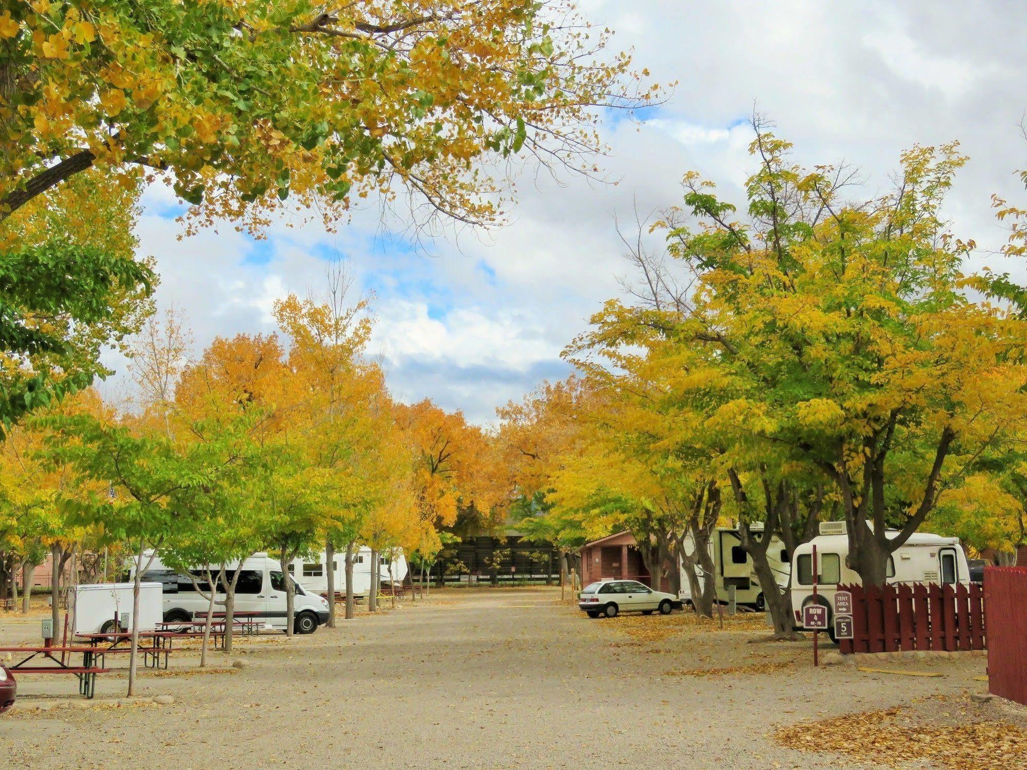 Готель Sun Outdoors Moab Downtown Екстер'єр фото