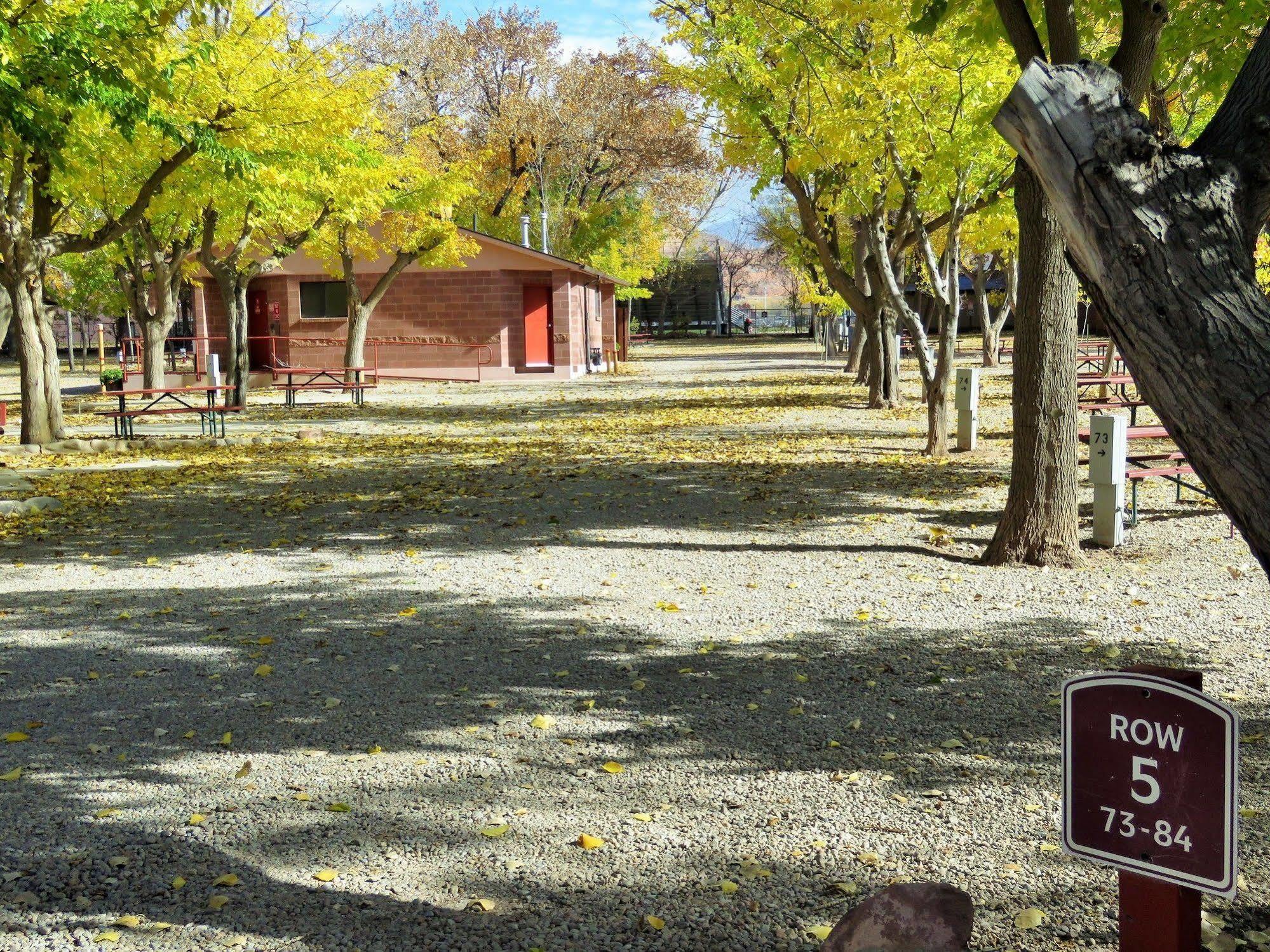 Готель Sun Outdoors Moab Downtown Екстер'єр фото