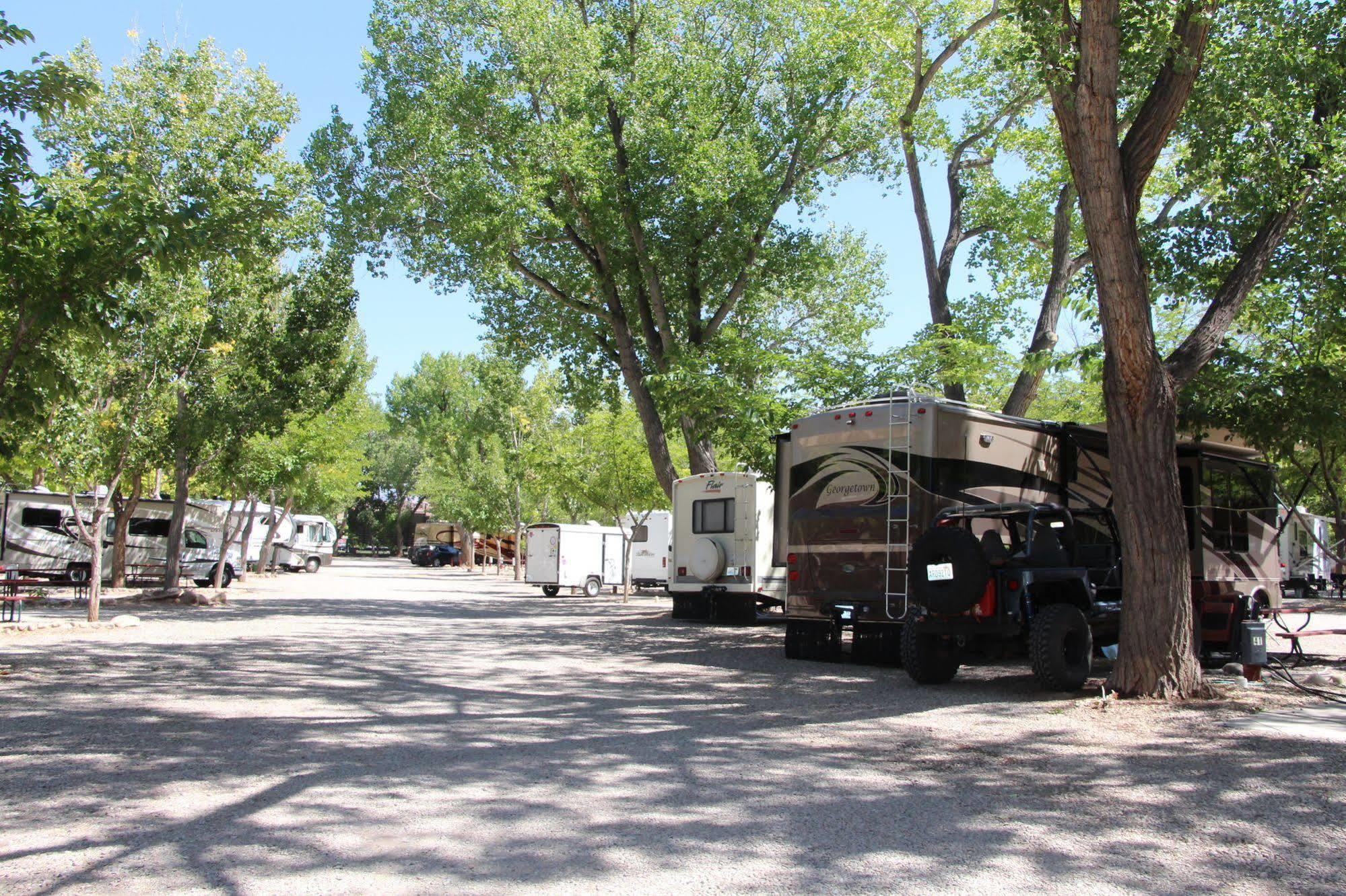 Готель Sun Outdoors Moab Downtown Екстер'єр фото