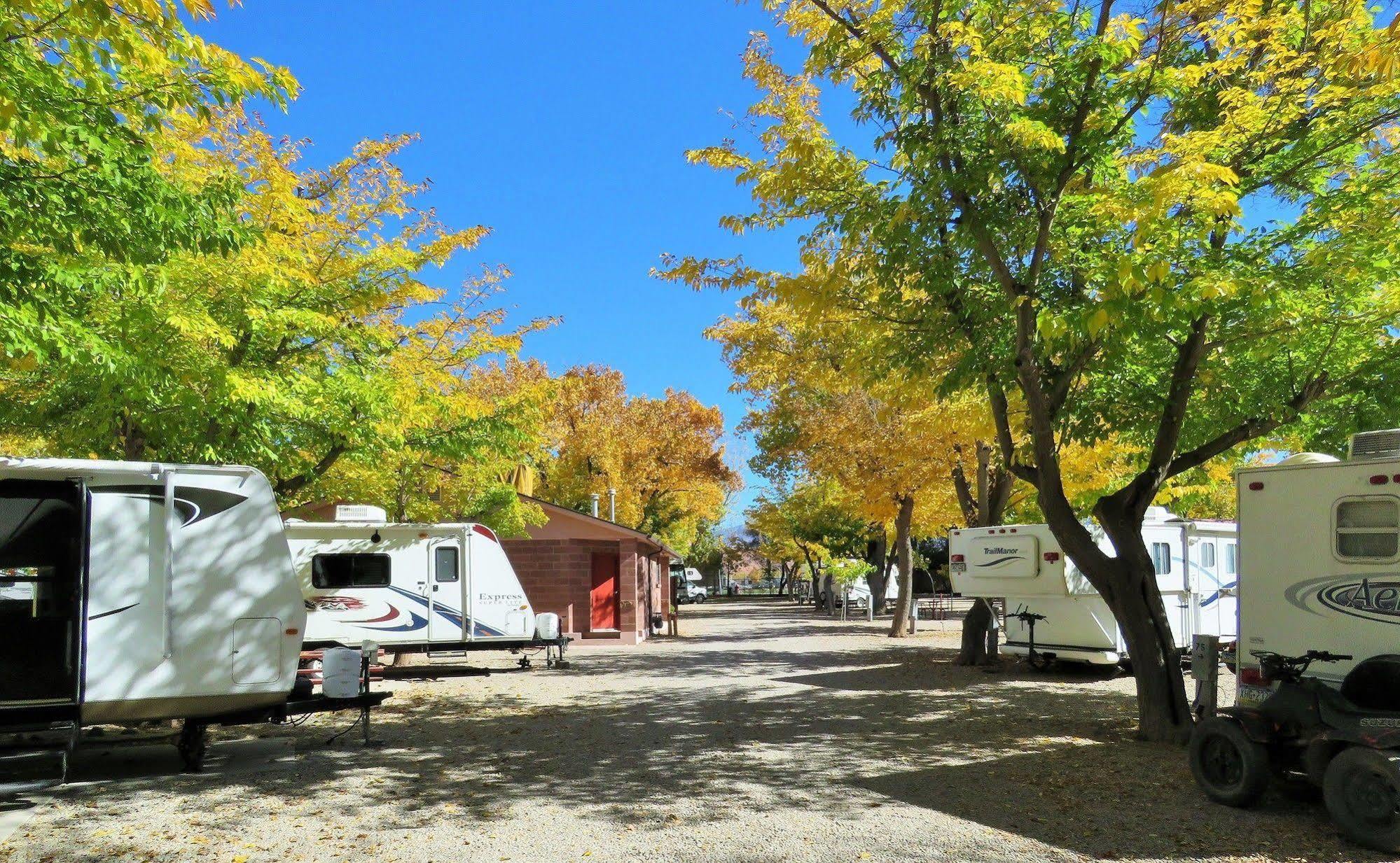 Готель Sun Outdoors Moab Downtown Екстер'єр фото
